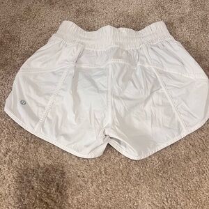 Lululemon tracker shorts 4”